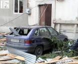 car_crashed_by_wind