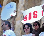 dishes_protest_01