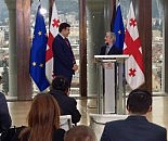 mikheil saakashvili - medals to architects Bagrati