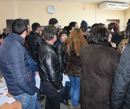 Local residents queuing at the Public Service Hall in Akhalkalaki for the residency permits in January (Jnews.ge)