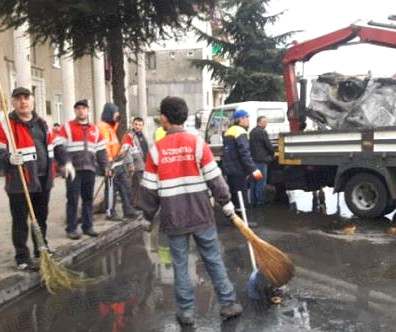 Clean up work after Batumi riot